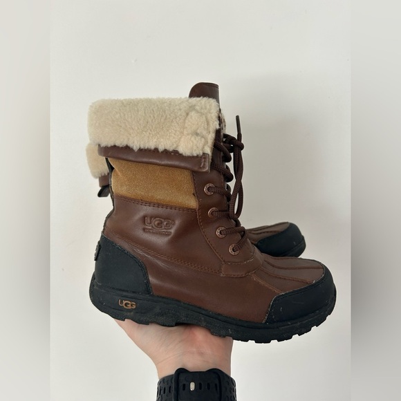 Other - UGG Butte II CWR Dark Brown Size 4